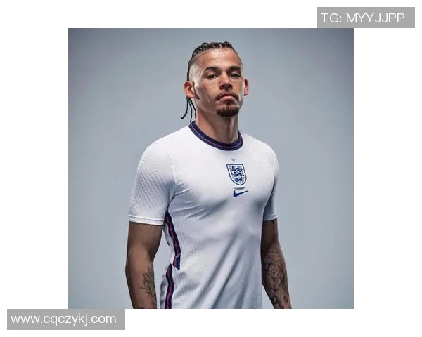 老足球女明星独特头像展现风采从绿茵场到人生巅峰的非凡之旅